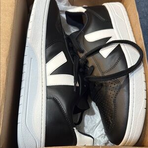 VEJA - Black and White Men's Sneakers